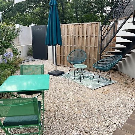 Bulle De Detente Avec Jacuzzi Saint-Martin-de-Londres 외부 사진